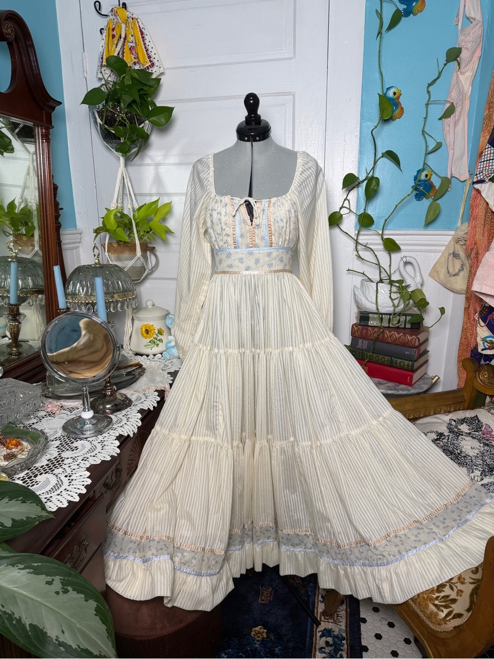 SOLD Gunne Sax by Jessica Ivory Blue Floral Lace Drawstring Maxi Dress 5